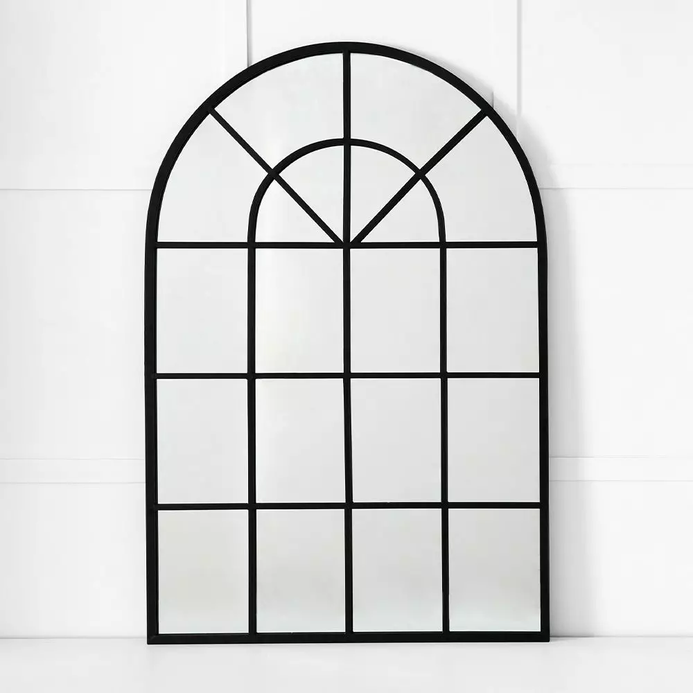 Selena Mirror 1 Selena Mirror