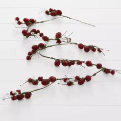 Jolly Raspberry Garland